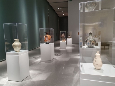 Special museum edition: custom-made plinths and wall displays 
