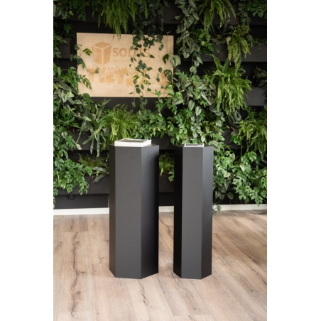 Hexagon plinth, black
