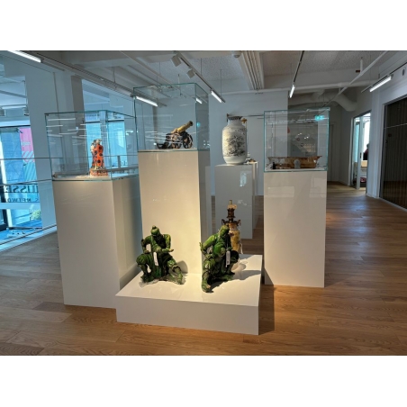 Solits plinth white high gloss