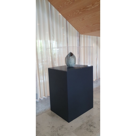 Solits plinth black