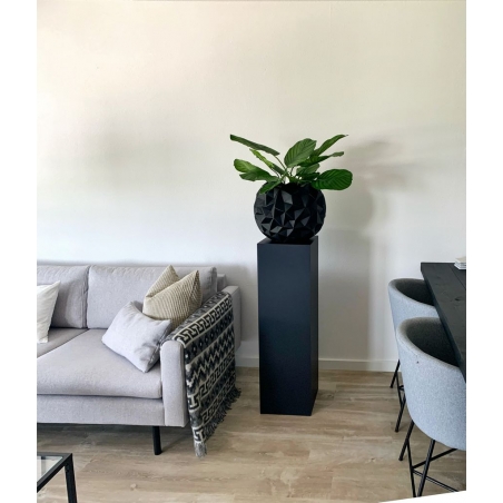 Solits plinth black