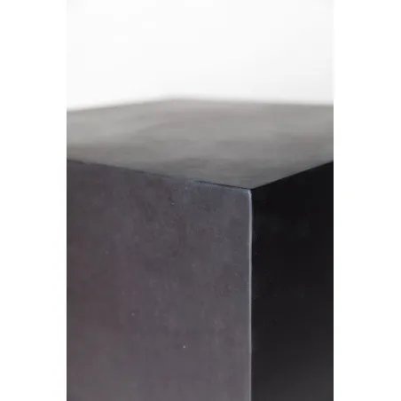Solits plinth stone look