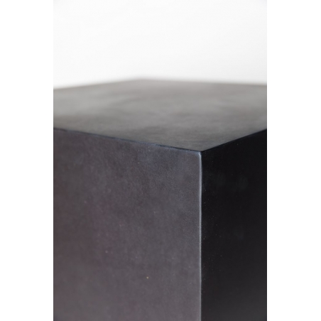 Solits plinth stone look
