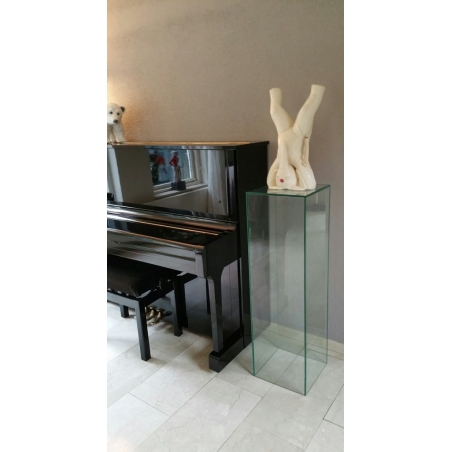 Glass Plinth