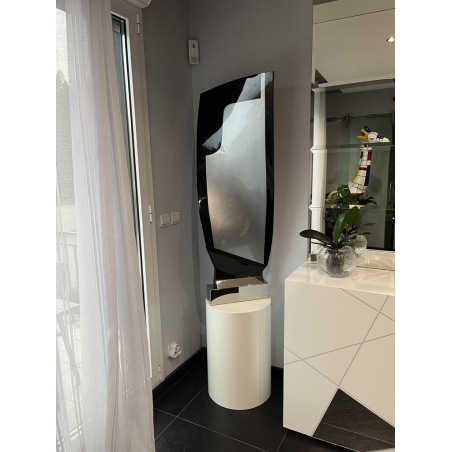 circular plinth white