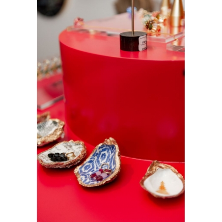 Circular plinth coloured